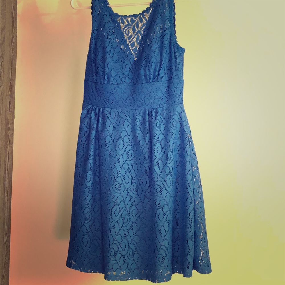 Sleeveless blue lace dress size 6.